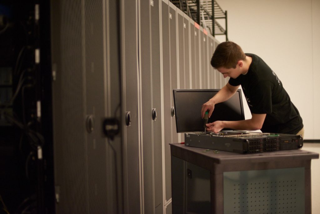 24/7/365 लेवल 3 तकनीशियन साइट पर